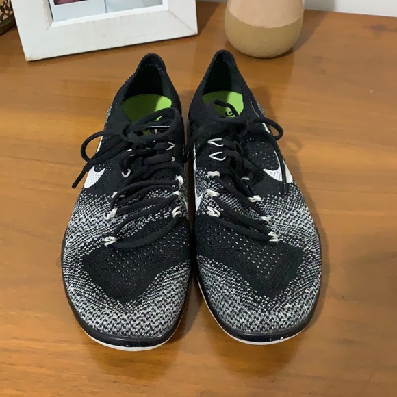 Black and White Nike Free Training Shoes - Picture 4 of 4